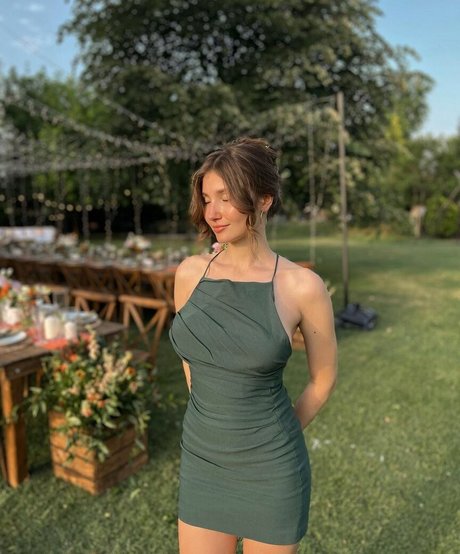 Ilayda Akdogan nackt pornostar bilder