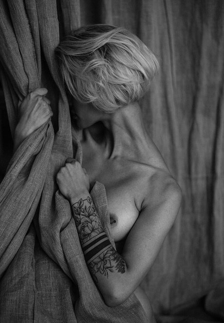 _vialentina_ erwachsene akt galerie