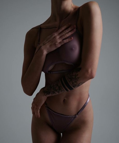 _vialentina_ kunst hübsche archiv