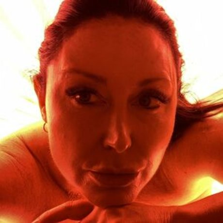 teen girls onlyfans nacktheit kunst bild