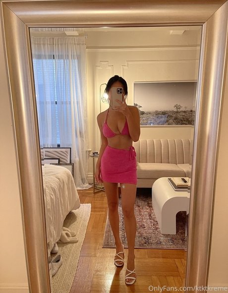 ktktkreme hübsche nackt galerie