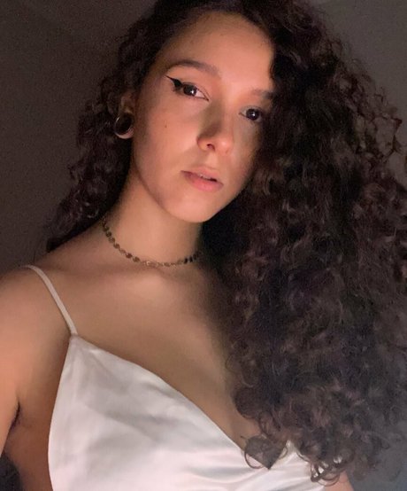 Balegat schauspielerin sexy galerie