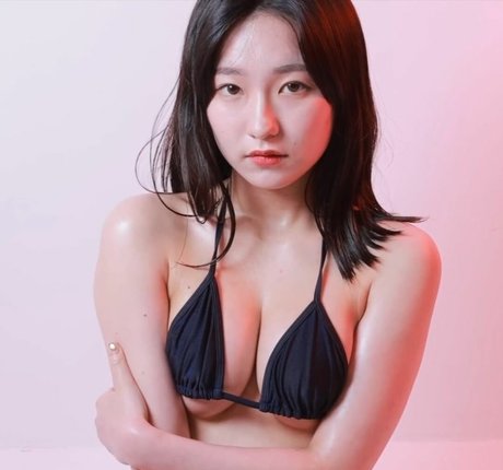 asiatische lesbische onlyfans erotische kunst fotos