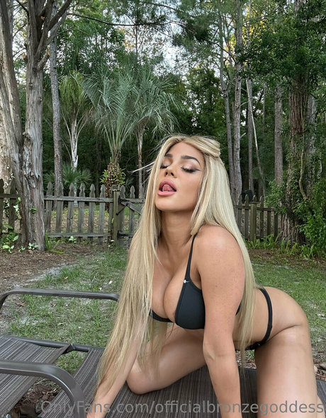 Bronze Goddess nackt hd archiv