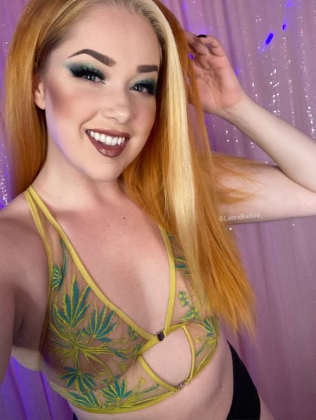 Latex Barbie nackte bilder