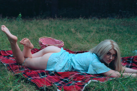 Angela Halee model xxx foto