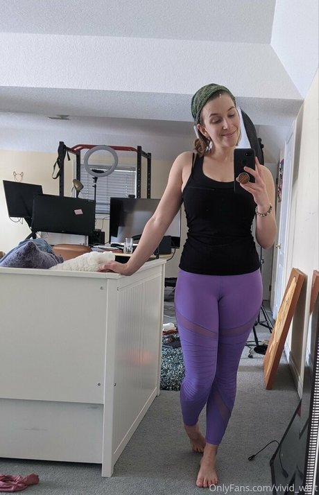 Vivid Whit exklusive perfekte bilder