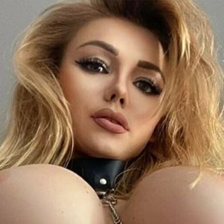 Miss Donatella Official perfekte erotische bilder