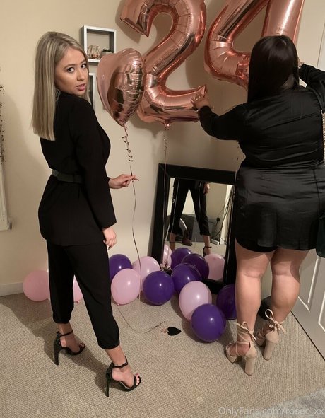 Cara Arabella pornostar nette bilder