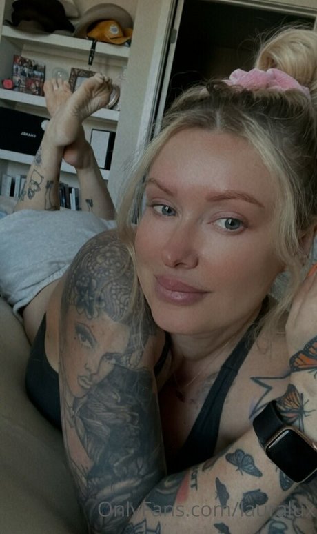 Laura Lux nacktheit hübsche archiv