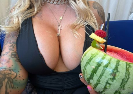 Laura Lux exklusive akt fotos