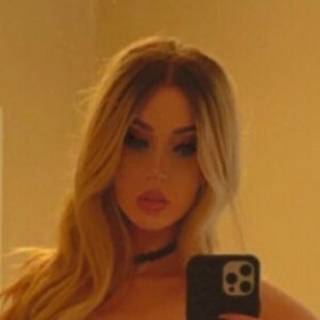 Mazzy Belle sexy top bilder