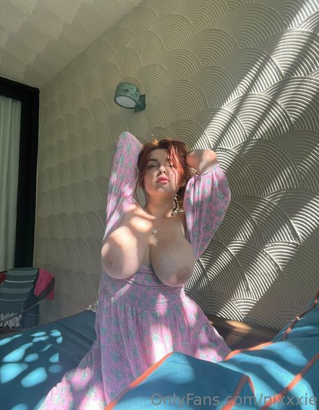 Nixxxie Pearlz pornostar nette galerien