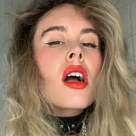 Bad Lou Lou freie porno bild