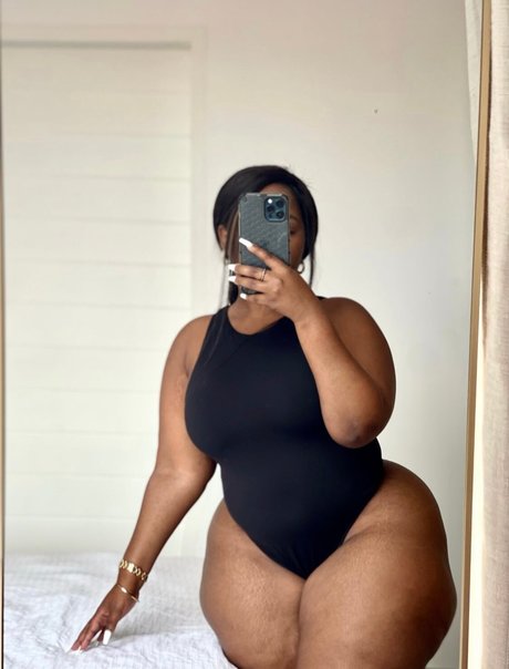 Nako Tenza perfekte sex galerien