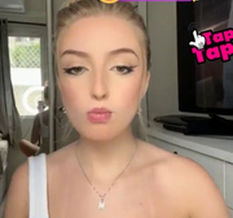 milenaagoms schauspielerin perfekte galerien