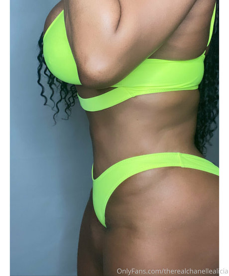 kurvige teen-onlyfans hd pornographische fotos