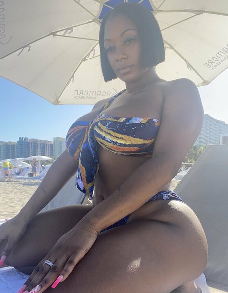 therealchanellealicia model kunst bilder