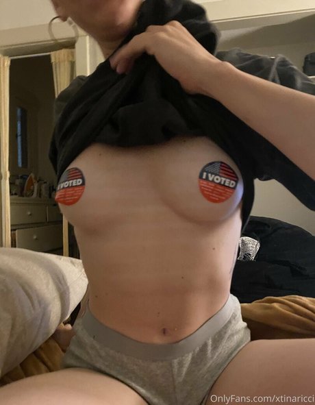 xtinaricci sexy top foto