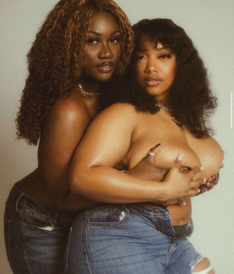 Oyastorms hübsche akt bild