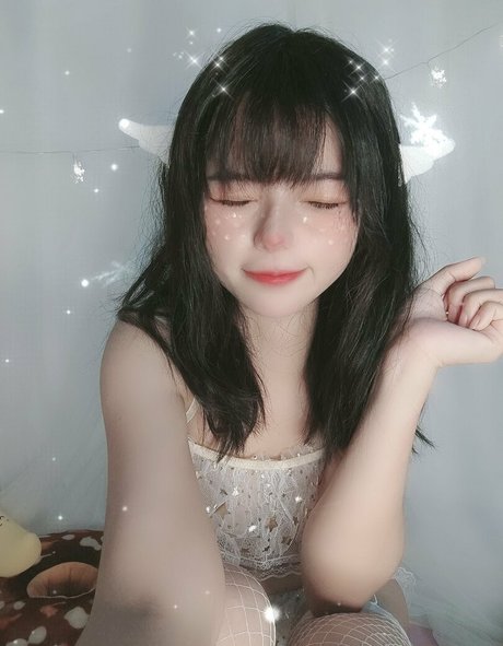 mica 03021993 pornostar schöne archiv