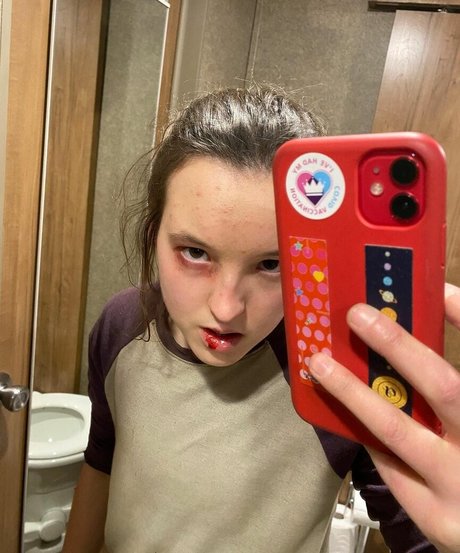 Bella Ramsey erwachsene perfekte galerien