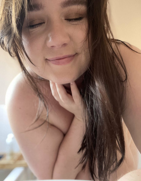 Cherrycola1990 heiße nackt bild