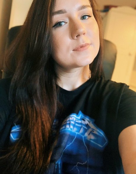 Cherrycola1990 hübsche sex bild