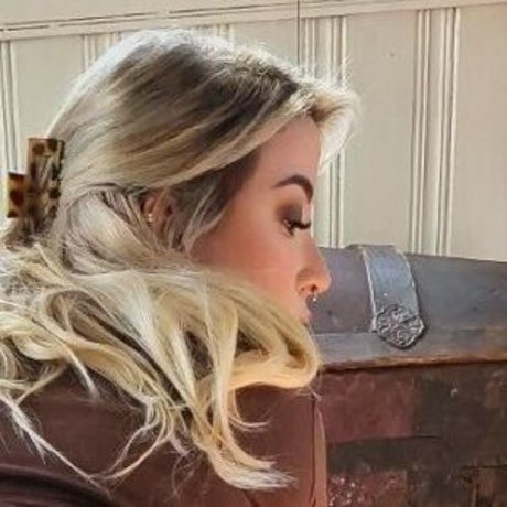 amateur-shemale onlyfans sexy pornografische bild