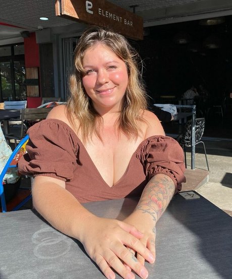 Mirra R schauspielerin erotische galerie