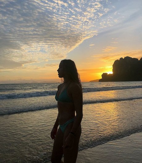 Juliette Bossu perfekte freie bilder