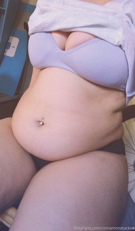 cinnamonstacked sexy akt fotos