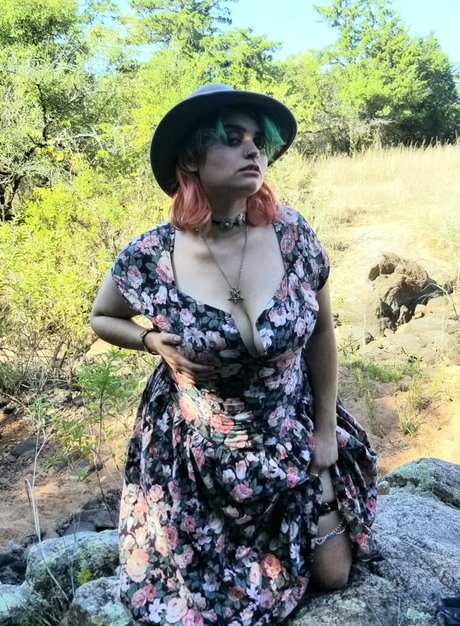 nurseinahearse sexy kunst galerie