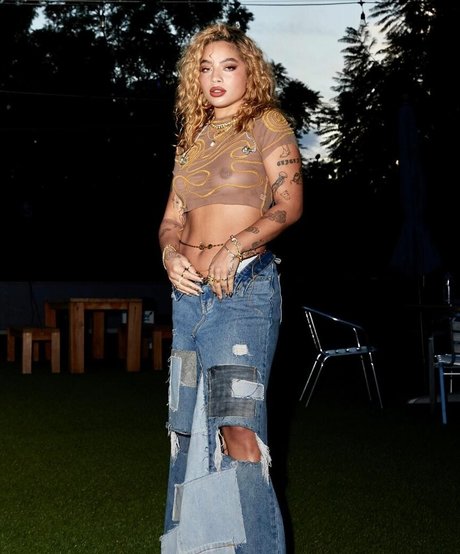 Kiana Lede hd pornographische bilder