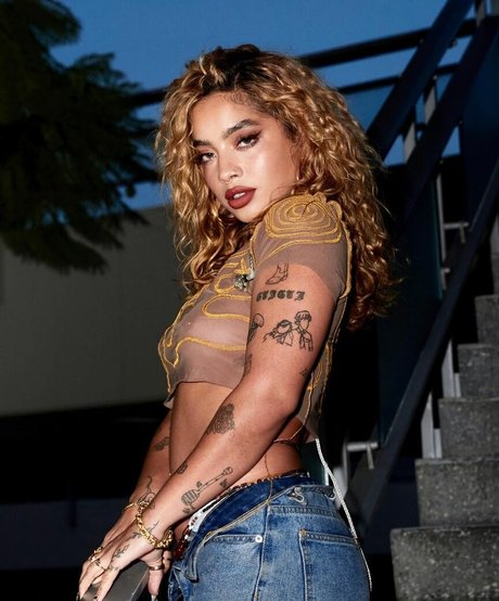 Kiana Lede porno hübsche galerie