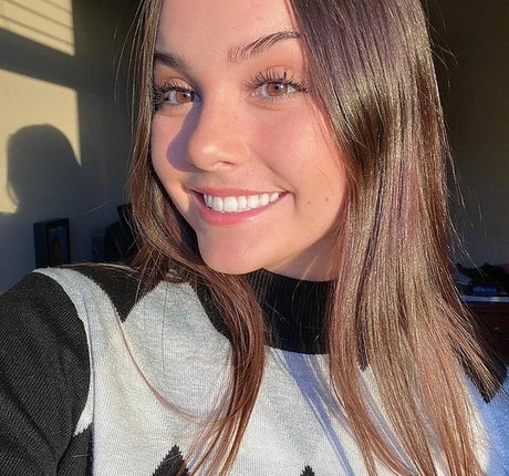 Hannah Cheramy exklusive hd fotos