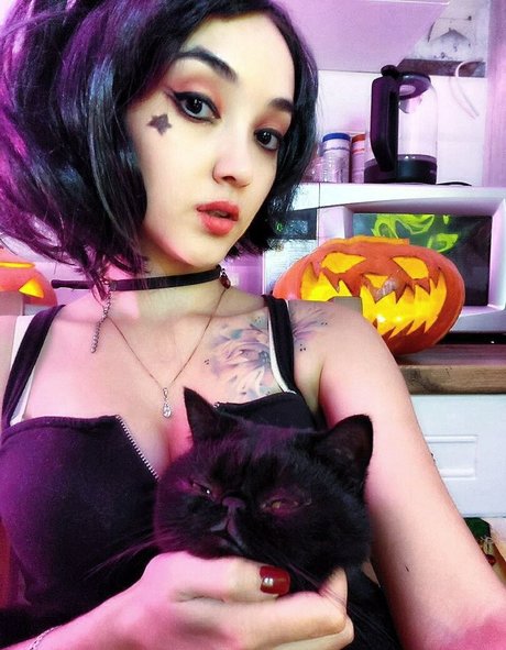 Cherry Nu exklusive porno galerie