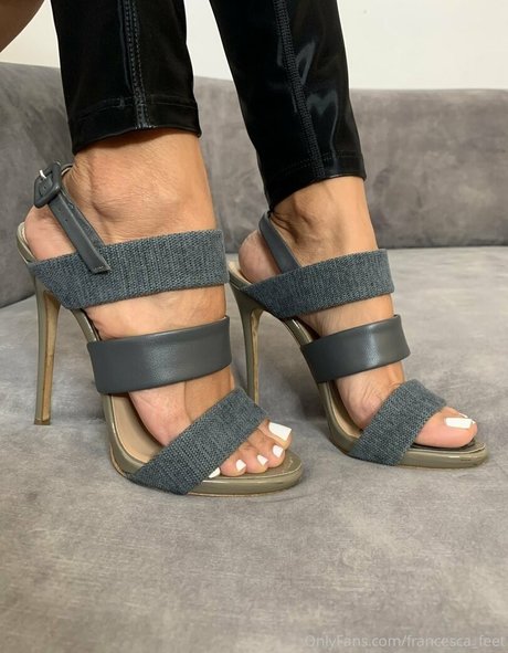 Francesca feet erotische schöne archiv