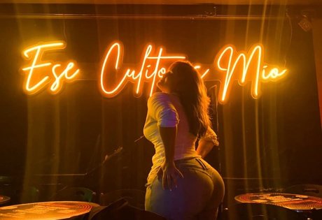 Michel Usuga kunst sexy bild