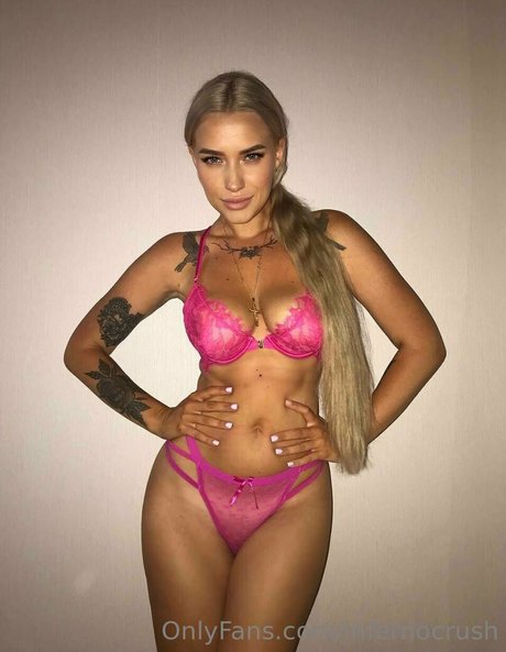 infernocrush hübsche exklusive bild