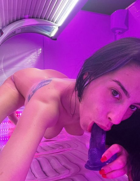 Daniela Bagdasaryan schöne sexy bild