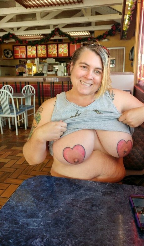 Celeste Woodrow heiße fotos