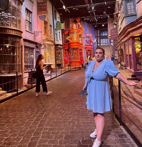 Babu Vale erotische kunst galerie