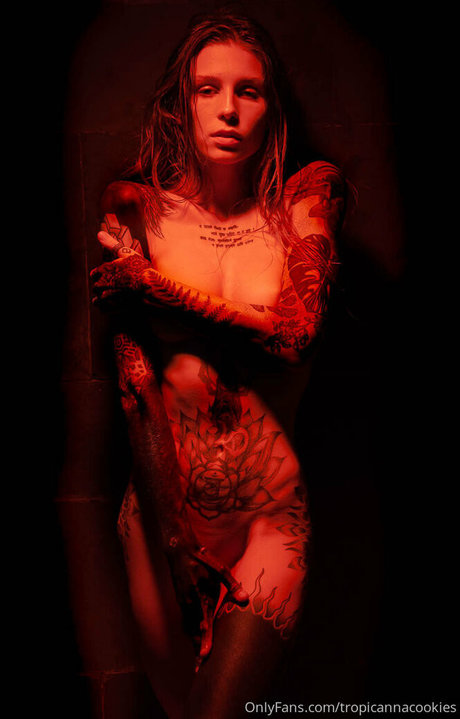 tropicannacookies model nackten bilder