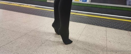 naughty nuka model nackten bilder