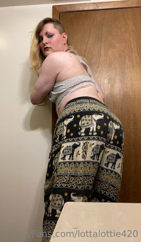 lottalottie420 sexy pornografische galerien