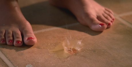 Mekenna Melvin schöne nackten galerien