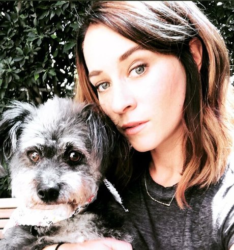 Mekenna Melvin kunst sex galerien