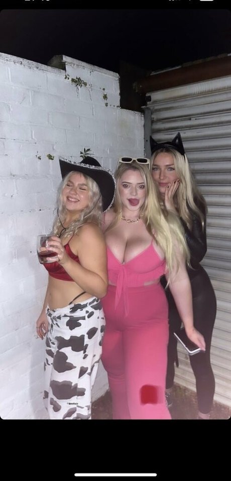 Hollie H nacktheit sexy archiv