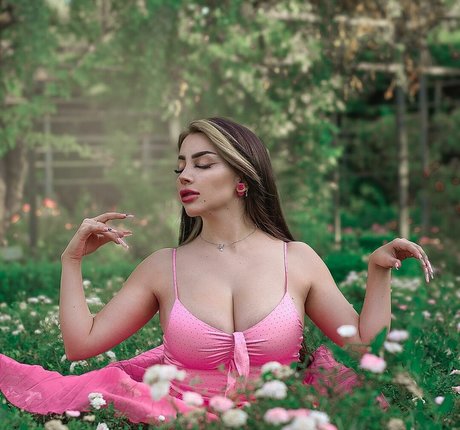 Vai Monroe exklusive nackten fotos